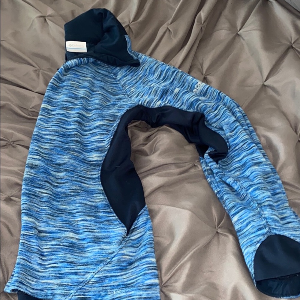 Cute Columbia  half zip sweater